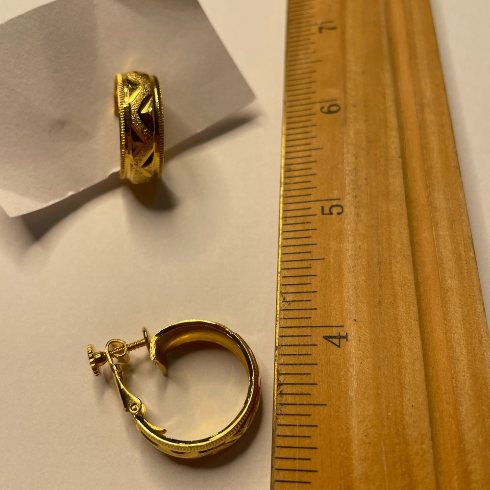 Gold Hoop Earrings vintage Napier